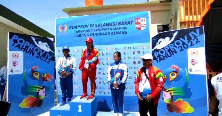 Polman-Mamuju Saling Rebut Medali di Cabor Renang