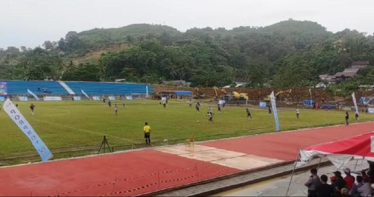 Final Sepak Bola: Mamuju Raih Emas Setelah Menang Dramatis Atas Mamasa dengan Skor 2-1