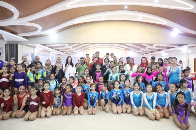 Menpora Beri Semangat Atlet Junior Kejuaraan Indonesia Gymnastics Open Ke-2 Tahun 2023