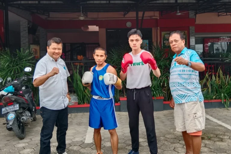 Ishak, Atlet Tinju Sulbar Siap Bertarung di PON XXI Sumut-Aceh