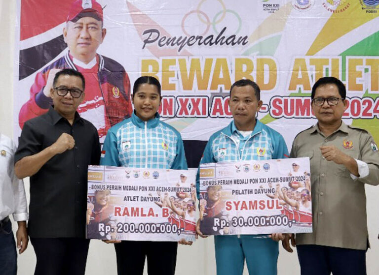 KONI Sulbar Beri Reward pada Atlet Peraih Medali PON XXI Aceh Sumut