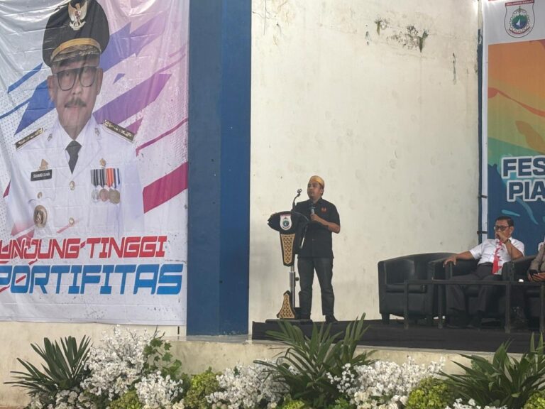 Mewakili Ketua Umum KONI Sulbar, Sekum Resmi Menutup Kejuaraan Karate Open Tournament dan Festival Piala Gubernur, Kapolda, dan Danrem 142/Tatag Sulbar 2026